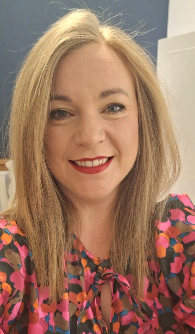Dr Elaine Taylor